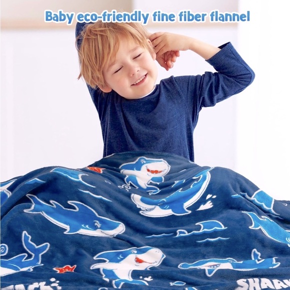 Glow in the Dark Blanket - Picture 4 of 7